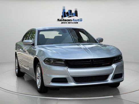 Used 2021 Dodge Charger SXT RWD image 2