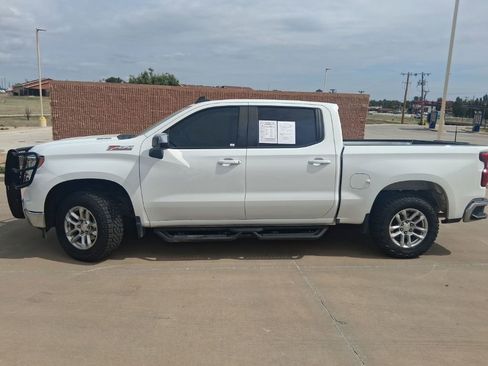 Used 2023 Chevrolet Silverado 1500 LT w/ Z71 Off-Road Package AWD/4WD image 2