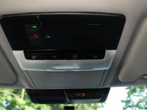 Used 2024 Mitsubishi Outlander ES FWD image 25