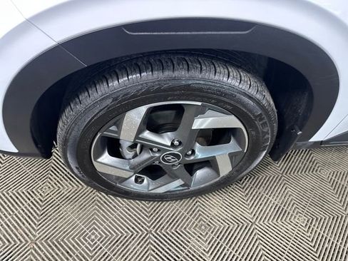 Certified 2023 Hyundai Venue SEL image 10