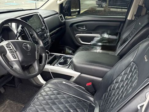 Used 2021 Nissan Titan SV w/ SV Convenience Package image 7