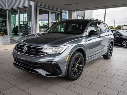 Certified 2023 Volkswagen Tiguan SE R-Line FWD image 10