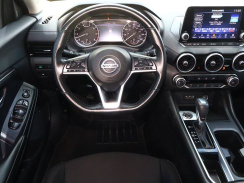 Used 2022 Nissan Sentra SV FWD image 9