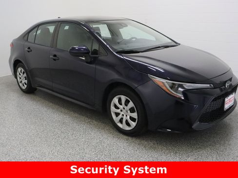 Used 2022 Toyota Corolla LE image 4