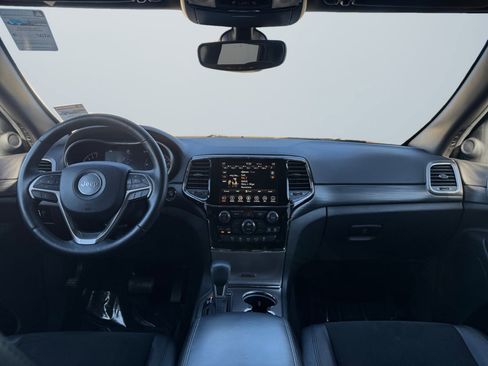 Used 2019 Jeep Grand Cherokee Altitude image 10