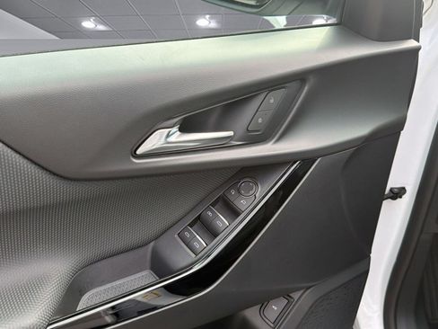 Used 2025 Chevrolet Equinox RS w/ Safety and Technology Package FWD image 28