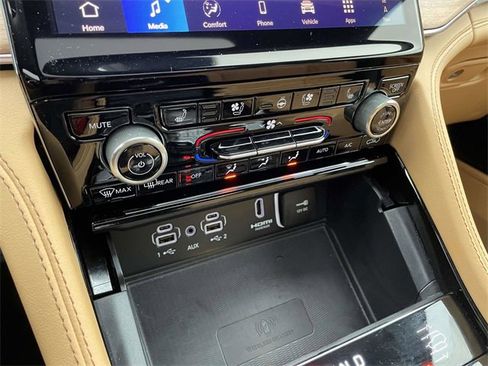 Used 2025 Jeep Grand Cherokee L Summit image 32