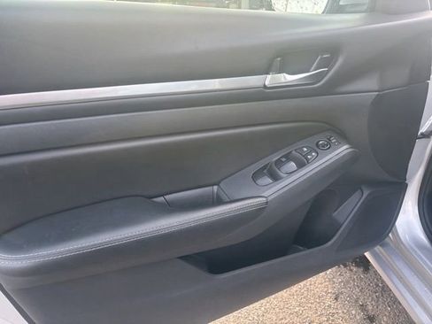 Used 2022 Nissan Altima 2.5 SV image 22