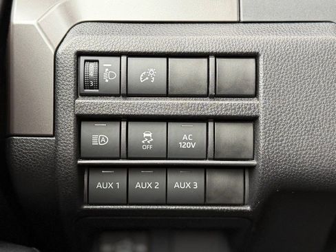 Used 2024 Toyota Tacoma TRD Off-Road image 21