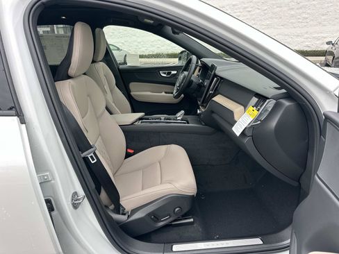 New 2026 Volvo XC60 B5 Plus w/ Protection Package Premier image 20