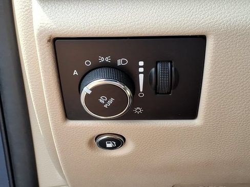 Used 2021 Jeep Grand Cherokee Limited AWD/4WD image 21