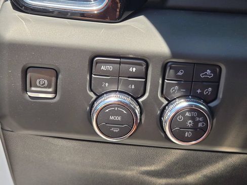 Used 2024 GMC Sierra 1500 Denali Ultimate AWD/4WD image 11