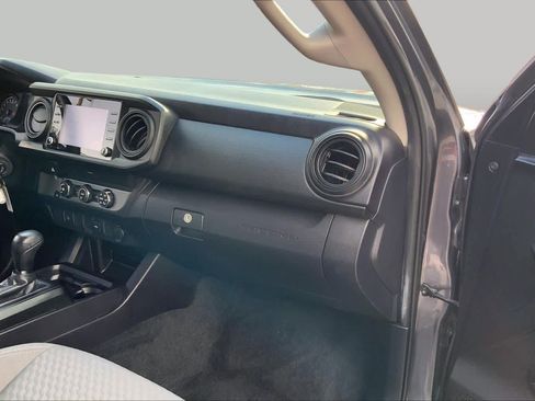 Used 2022 Toyota Tacoma SR w/ SR Convenience Package RWD image 18