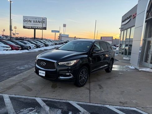 Used 2019 INFINITI QX60 Luxe w/ Essential Package image 2