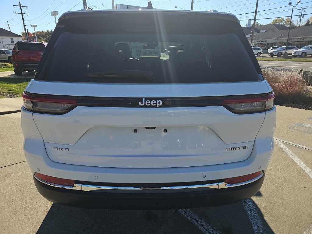 Certified 2025 Jeep Grand Cherokee Limited AWD/4WD image 12