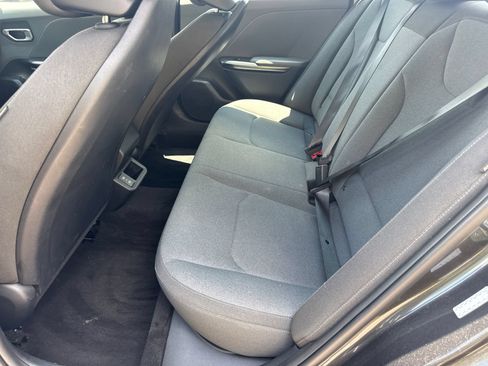 Used 2025 Kia K4 FWD image 20