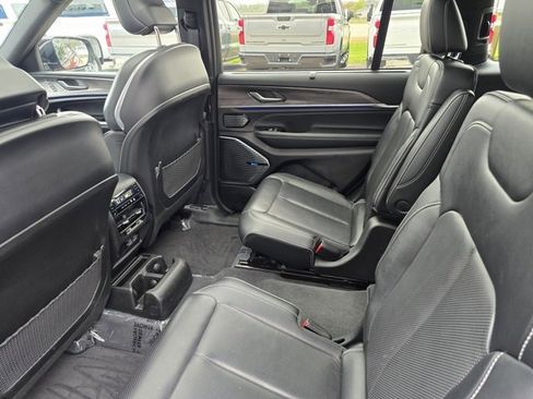 Used 2021 Jeep Grand Cherokee L Overland w/ Luxury Tech Group IV image 28