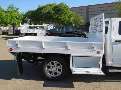 New 2024 RAM 3500 Tradesman w/ Chrome Appearance Group image 19