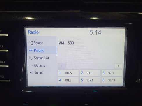 Used 2018 Toyota Camry LE image 25