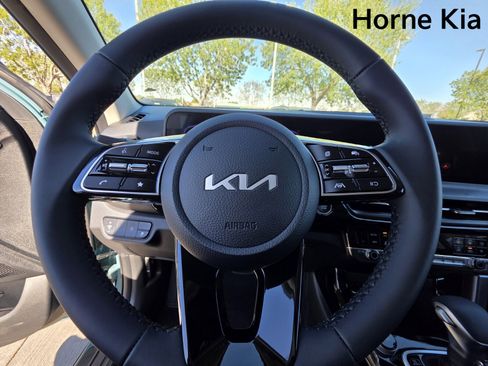 New 2026 Kia Seltos S image 16