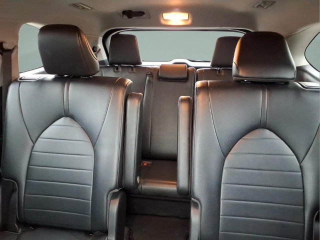 Used 2022 Toyota Highlander XLE FWD image 17