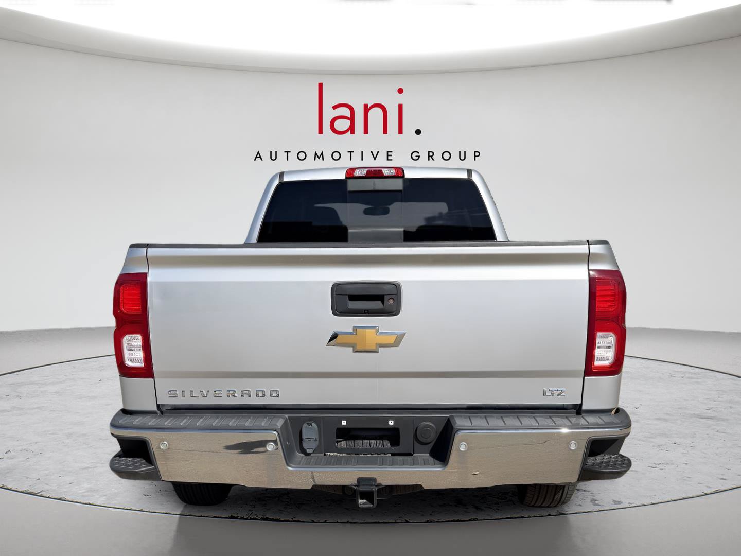 Used 2018 Chevrolet Silverado 1500 LTZ w/ LTZ Plus Package AWD/4WD image 28
