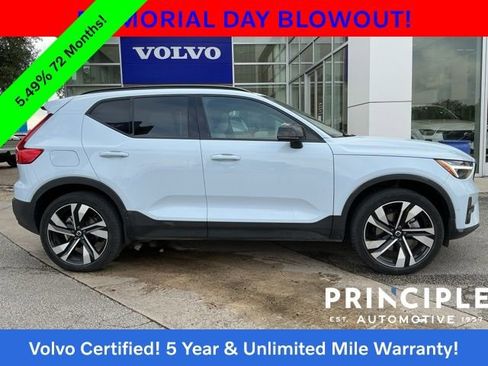 Certified 2024 Volvo XC40 B5 Ultimate w/ Protection Package Premier AWD/4WD image 7