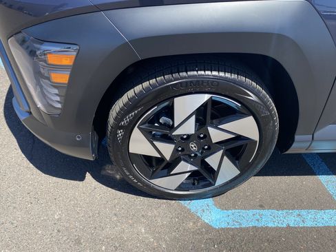 Certified 2025 Hyundai Kona Limited FWD image 9
