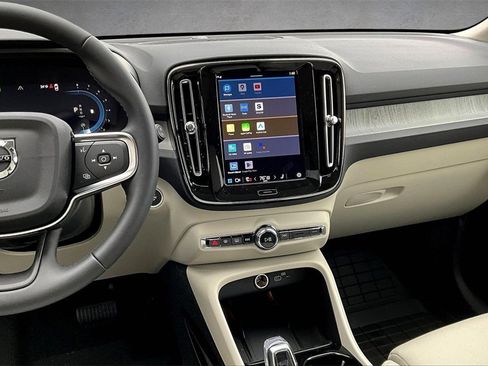 New 2025 Volvo XC40 B5 Ultra w/ Climate Package image 6