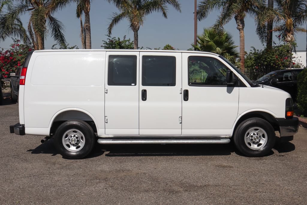Used 2025 Chevrolet Express 2500 w/ Driver Convenience Package RWD image 11