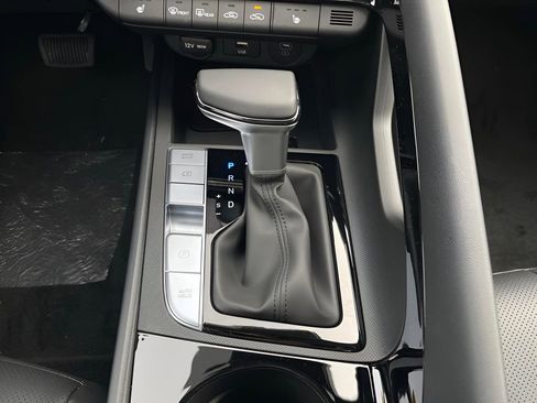 New 2025 Hyundai Elantra Limited image 34
