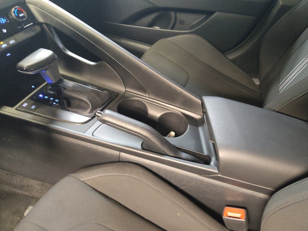 Used 2025 Hyundai Elantra Sport FWD image 26