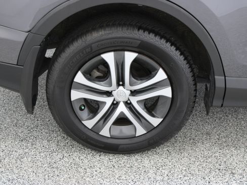 Used 2016 Toyota RAV4 LE AWD/4WD image 6