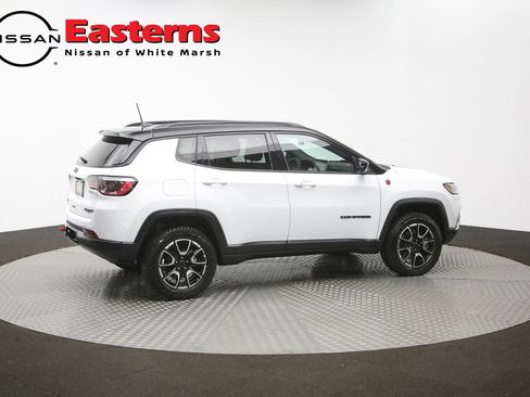 Used 2025 Jeep Compass Trailhawk w/ Trailer Tow Group AWD/4WD image 41
