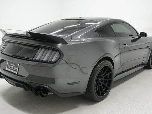 Used 2018 Ford Mustang GT Premium RWD image 4