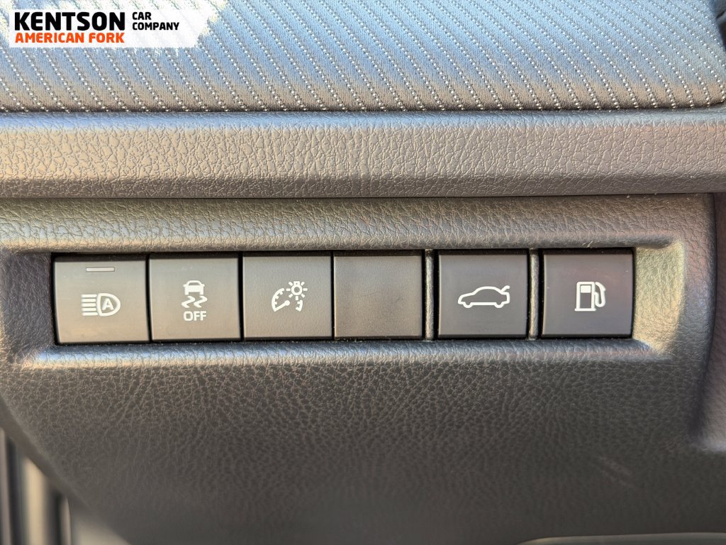 Used 2025 Toyota Camry SE FWD image 18