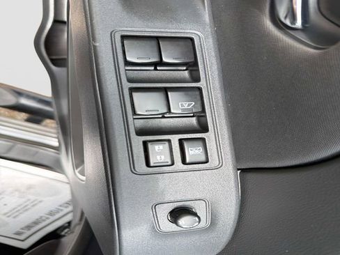 Used 2024 Nissan Frontier SV w/ SV Convenience Package AWD/4WD image 19
