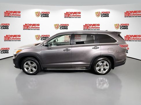 Used 2015 Toyota Highlander Limited Platinum AWD/4WD image 16