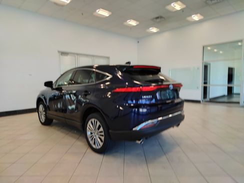 Used 2024 Toyota Venza Limited AWD/4WD image 5