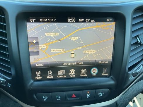 Used 2015 Jeep Cherokee Limited w/ Luxury Group AWD/4WD image 15
