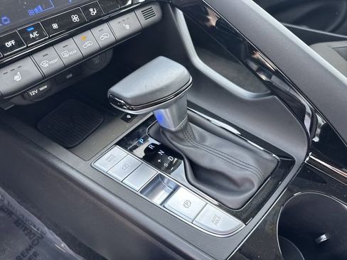 Certified 2025 Hyundai Elantra SEL FWD image 31