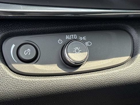 Used 2026 Buick Envista Preferred FWD image 27