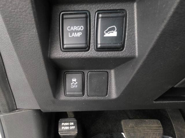 Used 2023 Nissan Frontier SV w/ Technology Package AWD/4WD image 18
