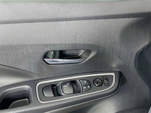 New 2025 Nissan Versa SR w/ Trunk Package image 17