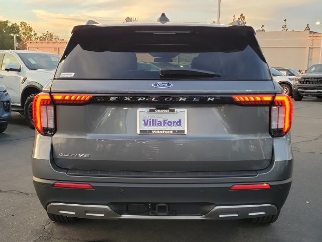 Used 2025 Ford Explorer Active w/ Active Comfort Package RWD image 23