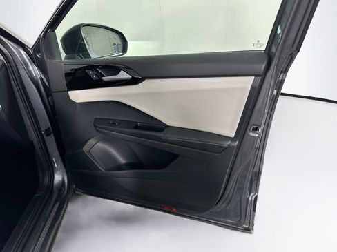 Used 2025 Volkswagen Taos S FWD image 30