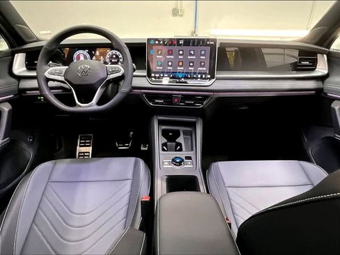 New 2026 Volkswagen Tiguan SE R-Line AWD/4WD image 7