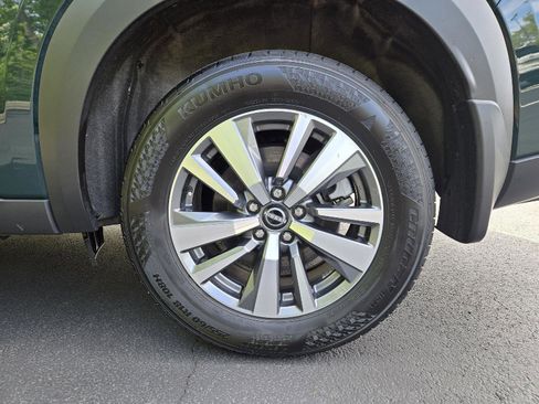 Used 2025 Nissan Pathfinder SL AWD/4WD image 11