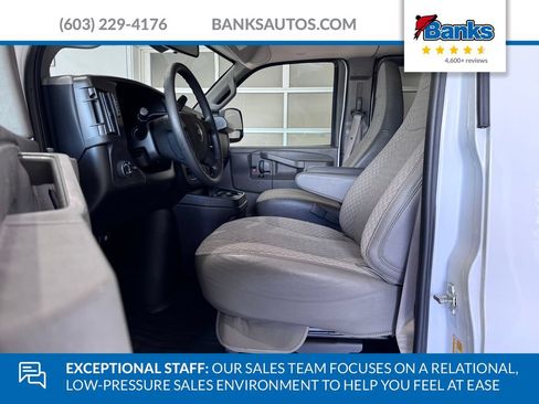 Used 2025 Chevrolet Express 3500 LT w/ LT Preferred Equipment Group RWD image 9