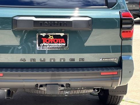 Used 2026 Toyota 4Runner TRD Off-Road Premium AWD/4WD image 12